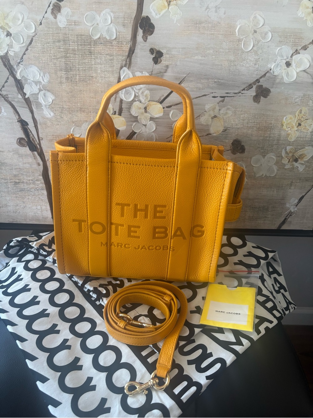 Marc Jacobs Pebbled Leather The Tote Bag SMALL in Mustard - Picture 2 of 16